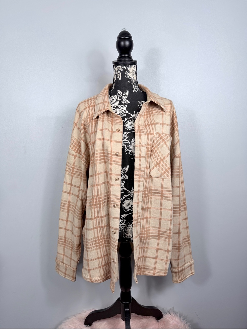 VS Pink beige plaid oversize soft button down shacket size large - Picture 12 of 12